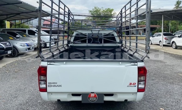 Buy Used Isuzu D-Max White Car in Songkhla in Songkhla Buy Used Isuzu D-Max White Car in Songkhla in Songkhla