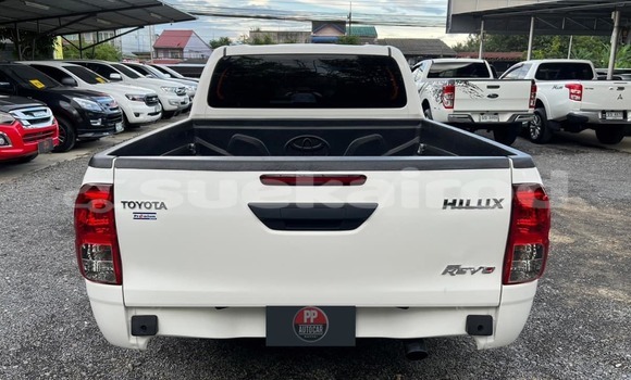 Buy Used Toyota Hiluxe Revo White Car in Songkhla in Songkhla Buy Used Toyota Hiluxe Revo White Car in Songkhla in Songkhla