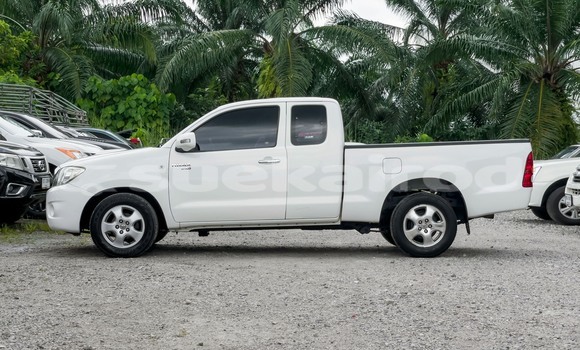 Buy Used Toyota Hiluxe VIGO White Car in Surat Thani in Surat Thani Buy Used Toyota Hiluxe VIGO White Car in Surat Thani in Surat Thani