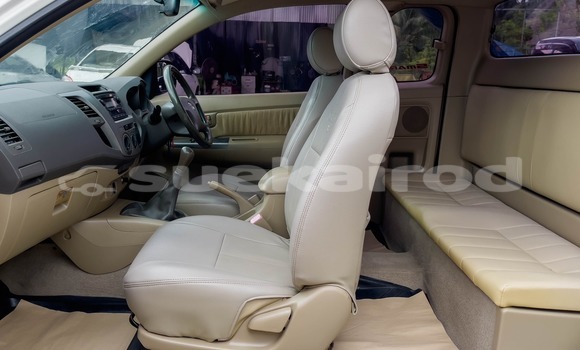 Buy Used Toyota Hiluxe VIGO White Car in Surat Thani in Surat Thani Buy Used Toyota Hiluxe VIGO White Car in Surat Thani in Surat Thani