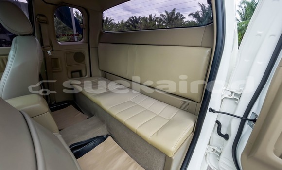 Buy Used Toyota Hiluxe VIGO White Car in Surat Thani in Surat Thani Buy Used Toyota Hiluxe VIGO White Car in Surat Thani in Surat Thani