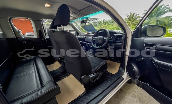 Buy Used Toyota Hiluxe Revo White Car in Surat Thani in Surat Thani Buy Used Toyota Hiluxe Revo White Car in Surat Thani in Surat Thani