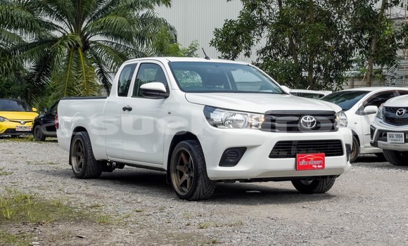 Buy Used Toyota Hiluxe Revo White Car in Surat Thani in Surat Thani Buy Used Toyota Hiluxe Revo White Car in Surat Thani in Surat Thani