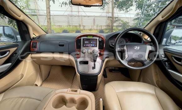 Buy Used Hyundai H1 Other Car in Surat Thani in Surat Thani Buy Used Hyundai H1 Other Car in Surat Thani in Surat Thani