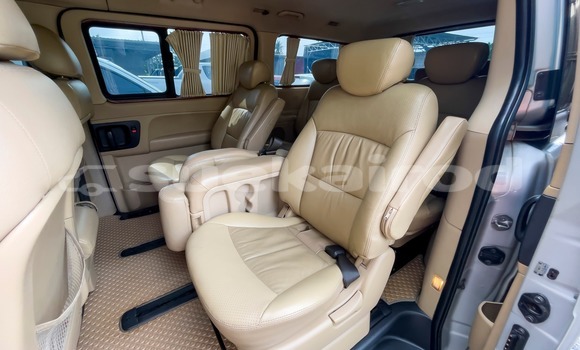 Buy Used Hyundai H1 Other Car in Surat Thani in Surat Thani Buy Used Hyundai H1 Other Car in Surat Thani in Surat Thani