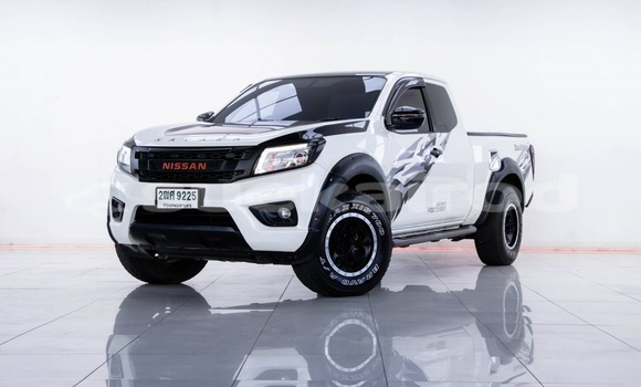 ซื้อ รถมือสอง Nissan NP 300 ขาว รถยนต์ ใน %{เมือง} ใน กรุงเทพมหานคร