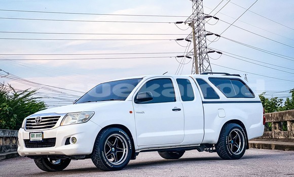 ซื้อ รถมือสอง Toyota Vigo ขาว รถยนต์ ใน %{เมือง} ใน สมุทรสาคร