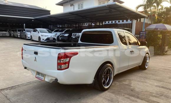 ซื้อ รถมือสอง Mitsubishi Triton ขาว รถยนต์ ใน %{เมือง} ใน นครราชสีมา ซื้อ รถมือสอง Mitsubishi Triton ขาว รถยนต์ ใน %{เมือง} ใน นครราชสีมา