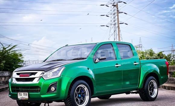 Buy Used Isuzu D-Max Green Car in Samut Sakhon in Samut Sakhon