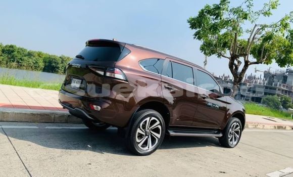ซื้อ รถมือสอง Isuzu MU-X สีน้ำตาล รถยนต์ ใน %{เมือง} ใน กรุงเทพมหานคร ซื้อ รถมือสอง Isuzu MU-X สีน้ำตาล รถยนต์ ใน %{เมือง} ใน กรุงเทพมหานคร