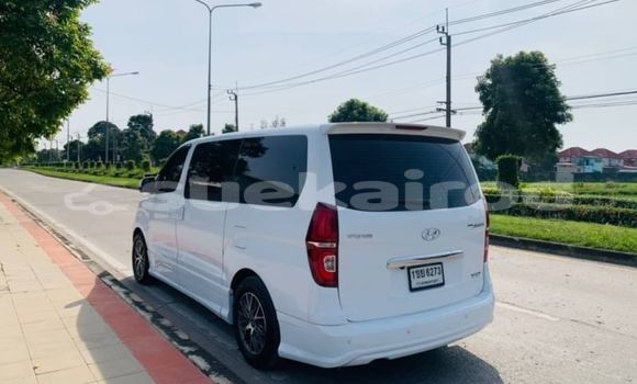 Buy Used Hyundai H1 White Car in Bangkok in Bangkok Buy Used Hyundai H1 White Car in Bangkok in Bangkok