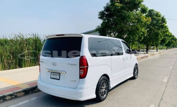 Buy Used Hyundai H1 White Car in Bangkok in Bangkok Buy Used Hyundai H1 White Car in Bangkok in Bangkok