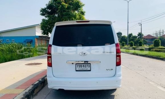 Buy Used Hyundai H1 White Car in Bangkok in Bangkok Buy Used Hyundai H1 White Car in Bangkok in Bangkok