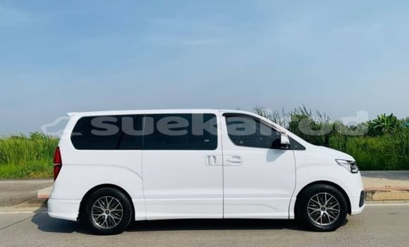 Buy Used Hyundai H1 White Car in Bangkok in Bangkok Buy Used Hyundai H1 White Car in Bangkok in Bangkok