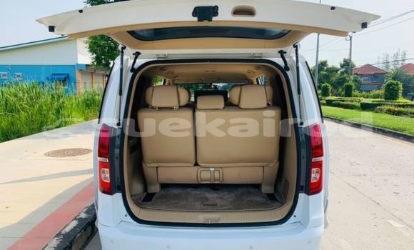 Buy Used Hyundai H1 White Car in Bangkok in Bangkok Buy Used Hyundai H1 White Car in Bangkok in Bangkok