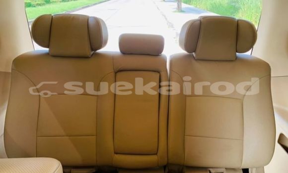 Buy Used Hyundai H1 White Car in Bangkok in Bangkok Buy Used Hyundai H1 White Car in Bangkok in Bangkok