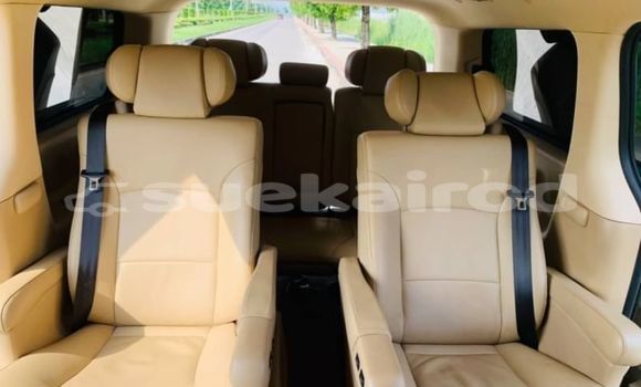 Buy Used Hyundai H1 White Car in Bangkok in Bangkok Buy Used Hyundai H1 White Car in Bangkok in Bangkok