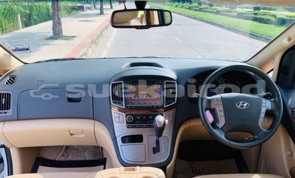 Buy Used Hyundai H1 White Car in Bangkok in Bangkok Buy Used Hyundai H1 White Car in Bangkok in Bangkok