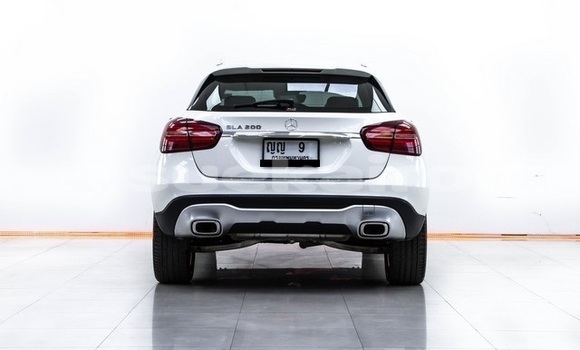 ซื้อ รถมือสอง Mercedes-Benz GLA-klasse ขาว รถยนต์ ใน %{เมือง} ใน กรุงเทพมหานคร ซื้อ รถมือสอง Mercedes-Benz GLA-klasse ขาว รถยนต์ ใน %{เมือง} ใน กรุงเทพมหานคร