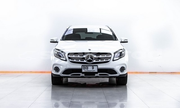 ซื้อ รถมือสอง Mercedes-Benz GLA-klasse ขาว รถยนต์ ใน %{เมือง} ใน กรุงเทพมหานคร ซื้อ รถมือสอง Mercedes-Benz GLA-klasse ขาว รถยนต์ ใน %{เมือง} ใน กรุงเทพมหานคร