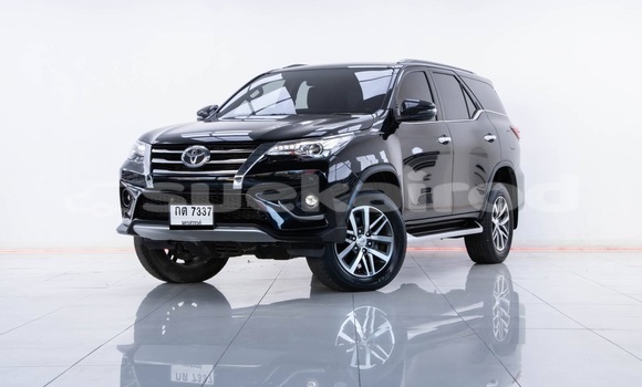 ซื้อ รถมือสอง Toyota Fortuner สีดำ รถยนต์ ใน %{เมือง} ใน กรุงเทพมหานคร