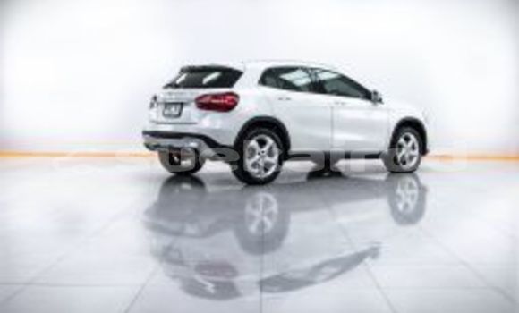 Buy Used Mercedes-Benz GLA-klasse White Car in Bangkok in Bangkok Buy Used Mercedes-Benz GLA-klasse White Car in Bangkok in Bangkok