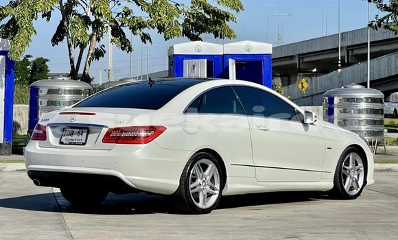 Buy Used Mercedes-Benz E-klasse White Car in Bangkok in Bangkok Buy Used Mercedes-Benz E-klasse White Car in Bangkok in Bangkok
