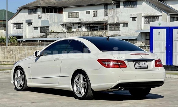Buy Used Mercedes-Benz E-klasse White Car in Bangkok in Bangkok Buy Used Mercedes-Benz E-klasse White Car in Bangkok in Bangkok