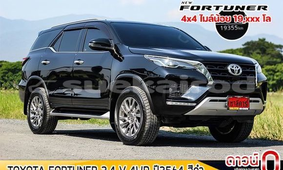 Buy Used Toyota Fortuner Black Car in Chiang Mai in Chiang Mai
