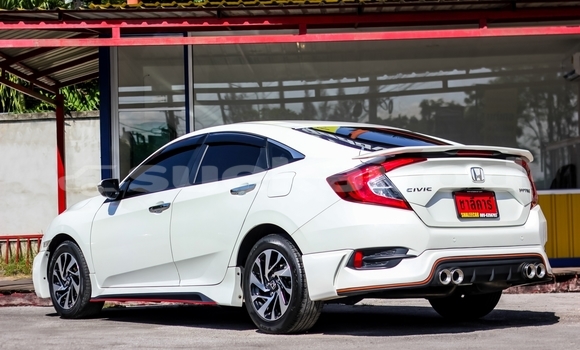 Buy Used Honda Civic White Car in Chiang Mai in Chiang Mai Buy Used Honda Civic White Car in Chiang Mai in Chiang Mai