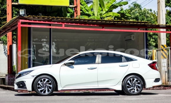 Buy Used Honda Civic White Car in Chiang Mai in Chiang Mai Buy Used Honda Civic White Car in Chiang Mai in Chiang Mai