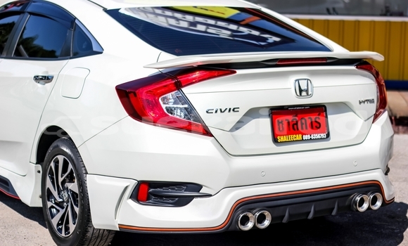 Buy Used Honda Civic White Car in Chiang Mai in Chiang Mai Buy Used Honda Civic White Car in Chiang Mai in Chiang Mai