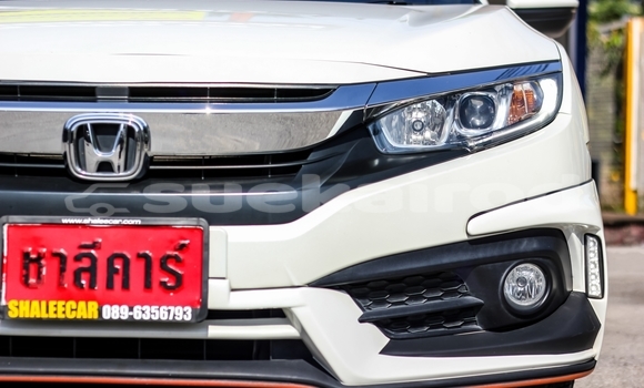 Buy Used Honda Civic White Car in Chiang Mai in Chiang Mai Buy Used Honda Civic White Car in Chiang Mai in Chiang Mai