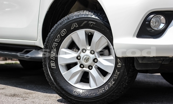 Buy Used Toyota Hiluxe Revo White Car in Chiang Mai in Chiang Mai Buy Used Toyota Hiluxe Revo White Car in Chiang Mai in Chiang Mai