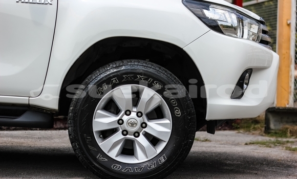 Buy Used Toyota Hiluxe Revo White Car in Chiang Mai in Chiang Mai Buy Used Toyota Hiluxe Revo White Car in Chiang Mai in Chiang Mai