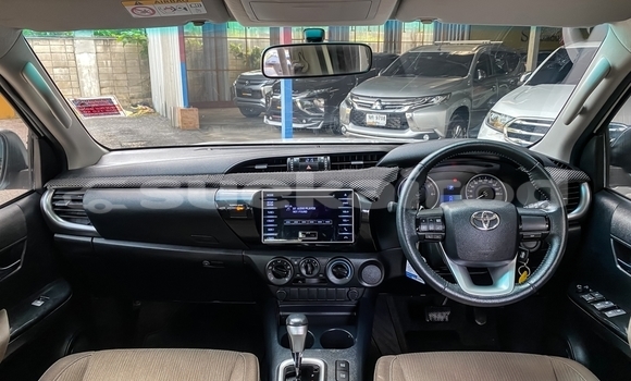 Buy Used Toyota Hiluxe Revo White Car in Chiang Mai in Chiang Mai Buy Used Toyota Hiluxe Revo White Car in Chiang Mai in Chiang Mai