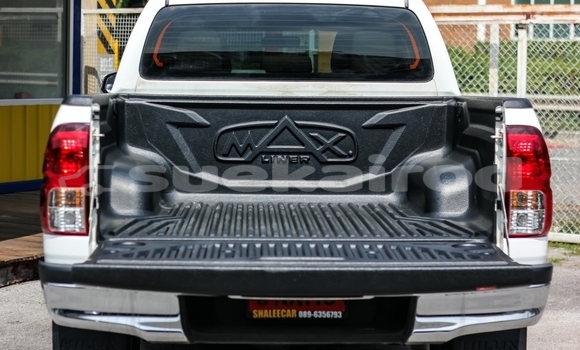 Buy Used Toyota Hiluxe Revo White Car in Chiang Mai in Chiang Mai Buy Used Toyota Hiluxe Revo White Car in Chiang Mai in Chiang Mai