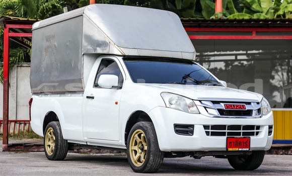 Buy Used Isuzu D-Max White Car in Chiang Mai in Chiang Mai Buy Used Isuzu D-Max White Car in Chiang Mai in Chiang Mai