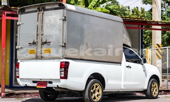 Buy Used Isuzu D-Max White Car in Chiang Mai in Chiang Mai Buy Used Isuzu D-Max White Car in Chiang Mai in Chiang Mai
