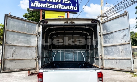 Buy Used Isuzu D-Max White Car in Chiang Mai in Chiang Mai Buy Used Isuzu D-Max White Car in Chiang Mai in Chiang Mai