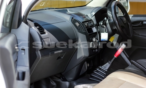 Buy Used Isuzu D-Max White Car in Chiang Mai in Chiang Mai Buy Used Isuzu D-Max White Car in Chiang Mai in Chiang Mai