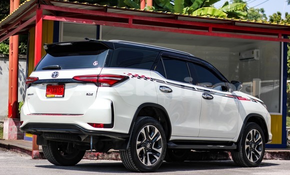 Buy Used Toyota Fortuner White Car in Chiang Mai in Chiang Mai Buy Used Toyota Fortuner White Car in Chiang Mai in Chiang Mai