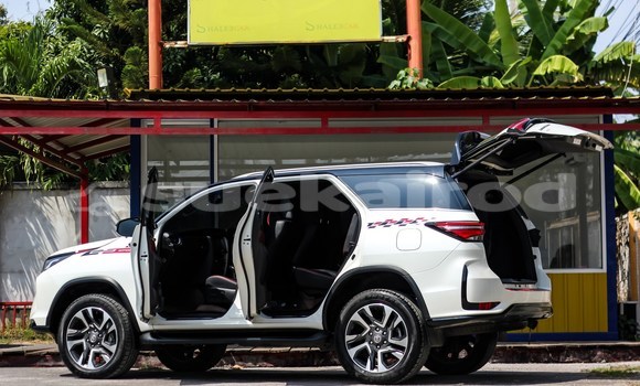 Buy Used Toyota Fortuner White Car in Chiang Mai in Chiang Mai Buy Used Toyota Fortuner White Car in Chiang Mai in Chiang Mai