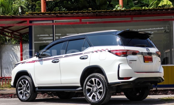 Buy Used Toyota Fortuner White Car in Chiang Mai in Chiang Mai Buy Used Toyota Fortuner White Car in Chiang Mai in Chiang Mai