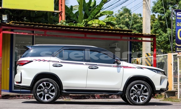 Buy Used Toyota Fortuner White Car in Chiang Mai in Chiang Mai Buy Used Toyota Fortuner White Car in Chiang Mai in Chiang Mai