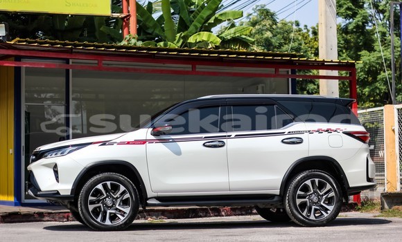 Buy Used Toyota Fortuner White Car in Chiang Mai in Chiang Mai Buy Used Toyota Fortuner White Car in Chiang Mai in Chiang Mai