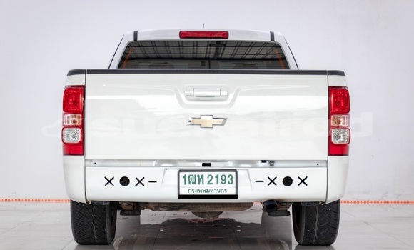 Buy Used Chevrolet Colorado White Car in Bangkok in Bangkok Buy Used Chevrolet Colorado White Car in Bangkok in Bangkok