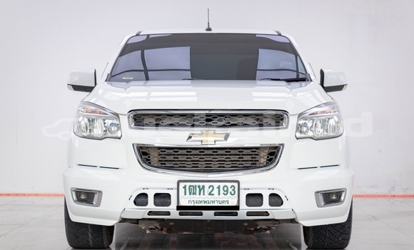 Buy Used Chevrolet Colorado White Car in Bangkok in Bangkok Buy Used Chevrolet Colorado White Car in Bangkok in Bangkok