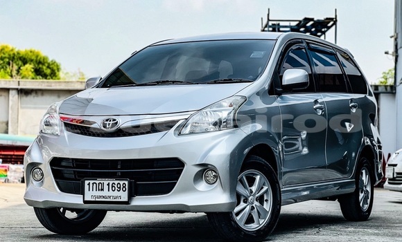 ซื้อ รถมือสอง Toyota Avanza อื่น ๆ รถยนต์ ใน %{เมือง} ใน กรุงเทพมหานคร
