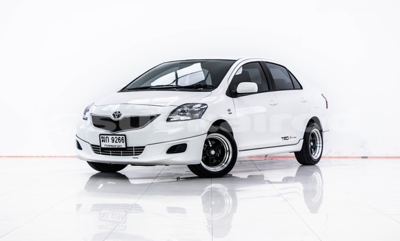 ซื้อ รถมือสอง Toyota Vios ขาว รถยนต์ ใน %{เมือง} ใน กรุงเทพมหานคร